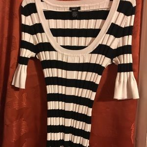 Rue 21 woman's sweater